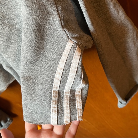 adidas cropped sweatshirt - Picture 4 of 5